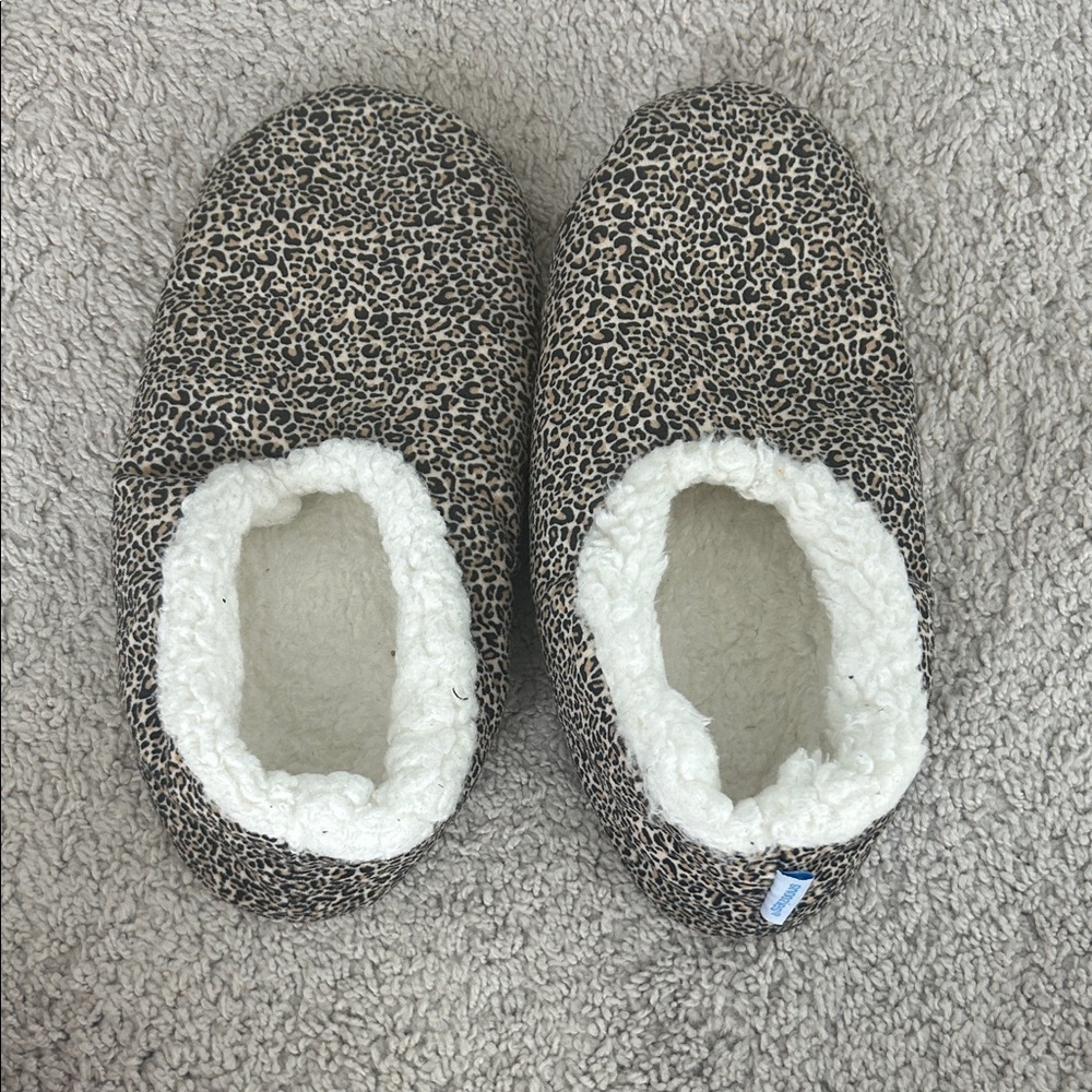 Cozy Leopard Print Women's Slippers